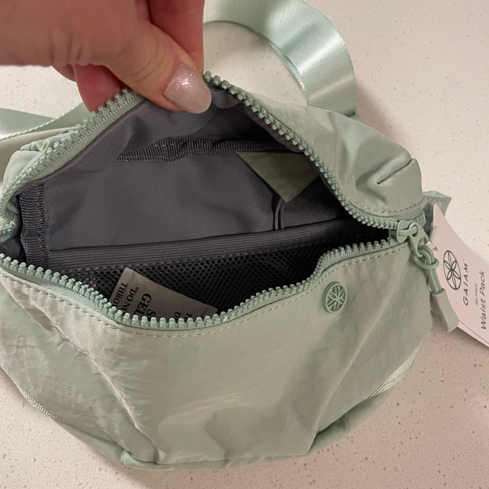 NWT • GAIAM Light Sage Green Belt Bag/ Waist Pack - Picture 6 of 14